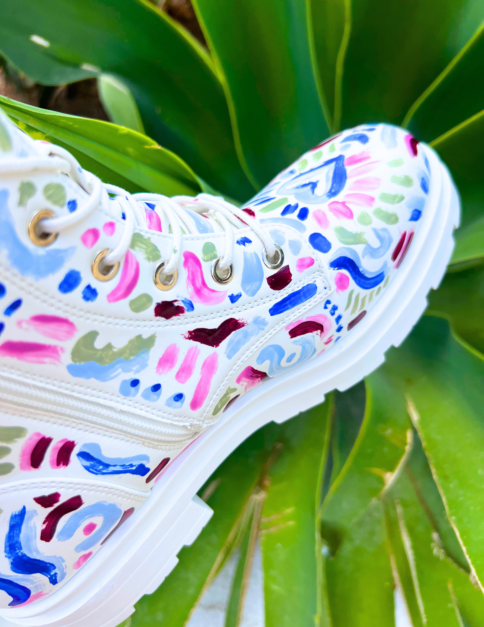 Painted White Combat Aura Boots